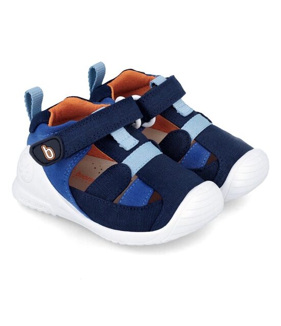 Biomecanics sandaliukai 24d.